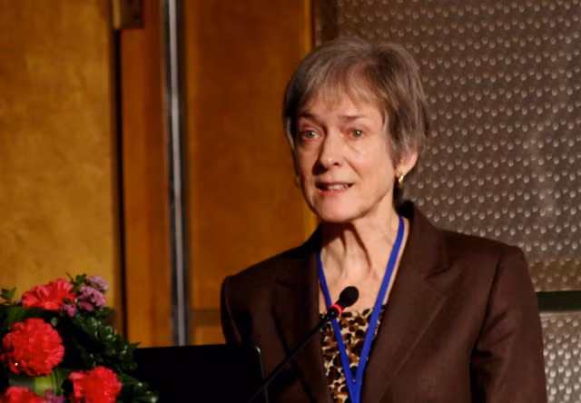 GS Susan Fiksdal (Trường Evergreen State College) cho biết: Đề án Ngoại ngữ 2020 của Việt Nam vẫn phù hợp, tiếng Anh vẫn là ngôn ngữ toàn cầu. Ảnh Xuân Trung GS Susan Fiksdal (Trường Evergreen State College) cho biết: Đề án Ngoại ngữ 2020 của Việt Nam vẫn phù hợp, tiếng Anh vẫn là ngôn ngữ toàn cầu. Ảnh Xuân Trung
