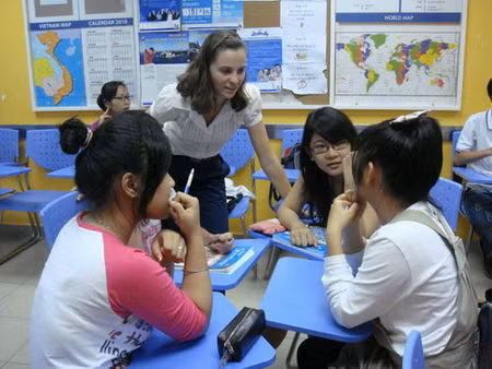 Đổi mới phương pháp dạy và học Ngoại ngữ để người học dễ tiếp cận, không lặp lại chương trình học để đổi mới tư duy. Ảnh Báo lao động Đổi mới phương pháp dạy và học Ngoại ngữ để người học dễ tiếp cận, không lặp lại chương trình học để đổi mới tư duy. Ảnh Báo lao động