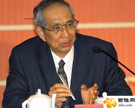 Phan Chấn Cường, lon Thiếu tướng, học hàm Giáo sư đã nghỉ hưu của đại học Quốc phòng Trung Quốc chuyên phân tích các vấn đề thời sự quốc tế