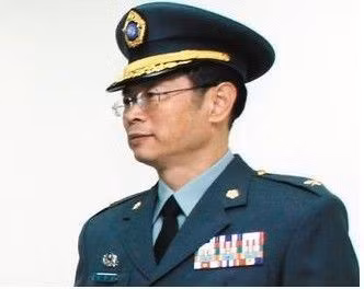 La Hiền Triết, lon Thiếu tướng bị xử tù chung thân vì tội làm gián điệp cho Trung Quốc La Hiền Triết, lon Thiếu tướng bị xử tù chung thân vì tội làm gián điệp cho Trung Quốc