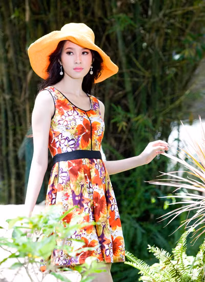 Những bộ váy Đặng Thu Thảo mặc được thiết kế với đường cắt cúp tôn vóc dáng thanh mảnh. Những bộ váy Đặng Thu Thảo mặc được thiết kế với đường cắt cúp tôn vóc dáng thanh mảnh.