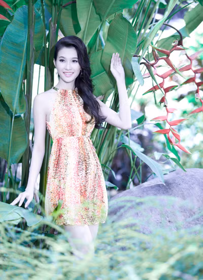 Thu Thảo còn đoạt cả giải phụ Người có khuôn mặt đẹp nhất. Thu Thảo còn đoạt cả giải phụ Người có khuôn mặt đẹp nhất.