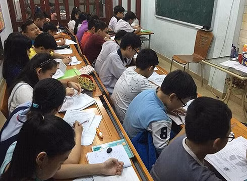 Thành phố Hồ Chí Minh ngưng tiếp nhận hồ sơ xin tổ chức dạy thêm (ảnh: giasubinhduong.org) Thành phố Hồ Chí Minh ngưng tiếp nhận hồ sơ xin tổ chức dạy thêm (ảnh: giasubinhduong.org)