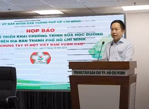 Ông Từ Lương - Phó Giám đốc Sở Thông tin và Truyền thông Thành phố Hồ Chí Minh (ảnh: Trung tâm báo chí)