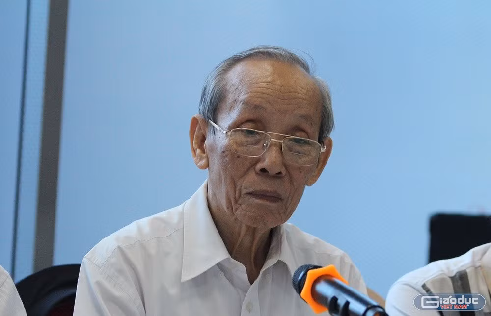Giáo sư Trần Hồng Quân đề xuất lương giáo viên bằng lương lực lượng vũ trang (Ảnh: Ngọc Quang)