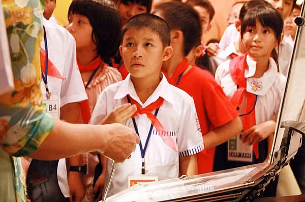 Và chăm chú nghe hướng dẫn để hiểu lịch Sử