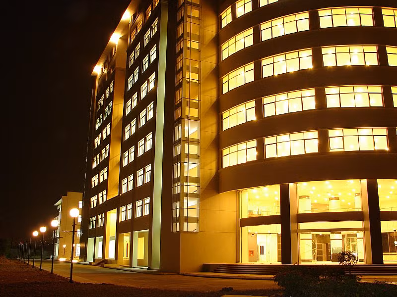 Thắng Long sáng rực một góc trời Hà Nội