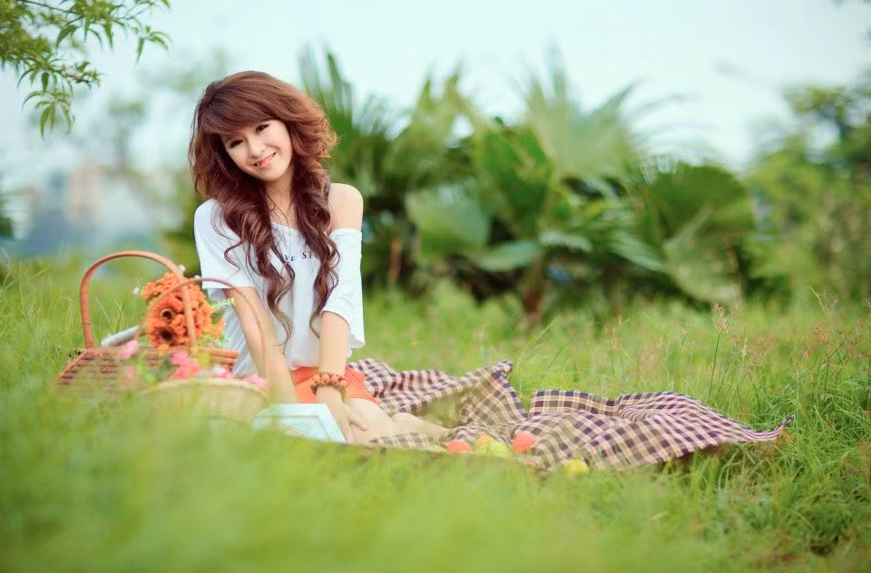 Cô gái xinh đẹp, có chất giọng trời ban này còn có niềm đam mê với lĩnh vực thời trang. Dung đang nuôi ước mơ trở thành một người mẫu chuyên nghiệp, tự tin sải bước trên sàn Catwalk. Cô gái xinh đẹp, có chất giọng trời ban này còn có niềm đam mê với lĩnh vực thời trang. Dung đang nuôi ước mơ trở thành một người mẫu chuyên nghiệp, tự tin sải bước trên sàn Catwalk.