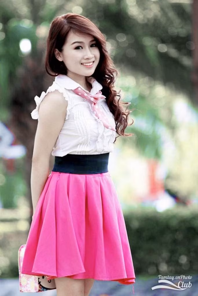 Xem thêm: Cơn sốt "Thiên sứ 9X" (P2): Đẹp như Hoàng Dung trong Anh hùng xạ điêu