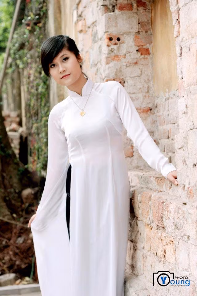 Cô bạn rất thích nghệ thuật và có năng khiếu đặc biệt về ca hát và biểu diễn múa từ nhỏ, từng đạt giải 3 nhóm nhạc học sinh sinh viên, Thủy muốn theo đuổi nghệ thuật như một niềm đam mê thực sự, và đang cố gắng để thực hiện điều đó Cô bạn rất thích nghệ thuật và có năng khiếu đặc biệt về ca hát và biểu diễn múa từ nhỏ, từng đạt giải 3 nhóm nhạc học sinh sinh viên, Thủy muốn theo đuổi nghệ thuật như một niềm đam mê thực sự, và đang cố gắng để thực hiện điều đó
