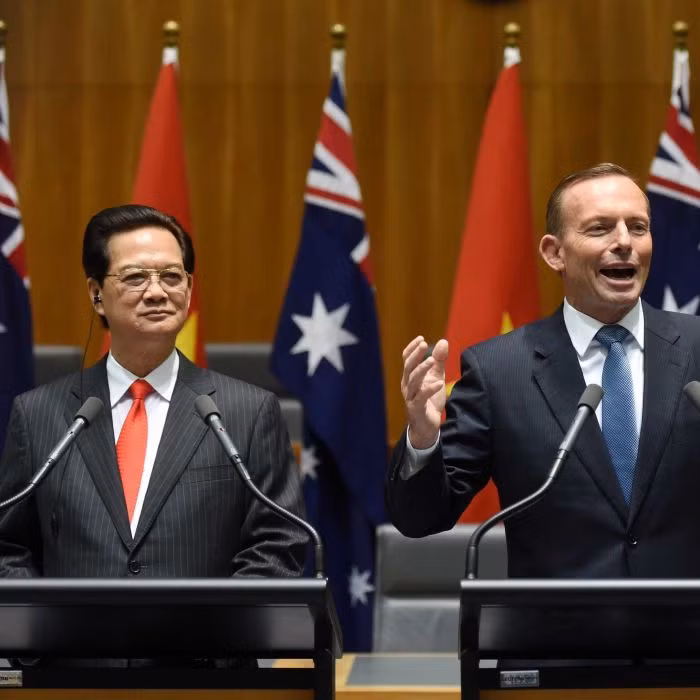 Thủ tướng Nguyễn Tấn Dũng và Thủ tướng Australia Tony Abbott tại cuộc họp báo sau hội đàm ngày 18 tháng 3 năm 2015 Thủ tướng Nguyễn Tấn Dũng và Thủ tướng Australia Tony Abbott tại cuộc họp báo sau hội đàm ngày 18 tháng 3 năm 2015