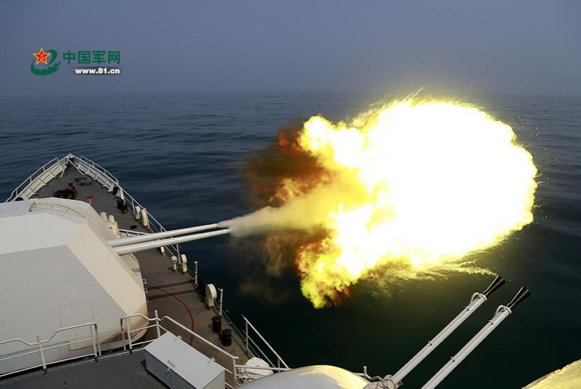 Tháng 3 năm 2015, Hạm đội Nam Hải - Hải quân Trung Quốc tổ chức tập trận ở Biển Đông: Bắn pháo chính (nguồn Tân Hoa xã) Tháng 3 năm 2015, Hạm đội Nam Hải - Hải quân Trung Quốc tổ chức tập trận ở Biển Đông: Bắn pháo chính (nguồn Tân Hoa xã)