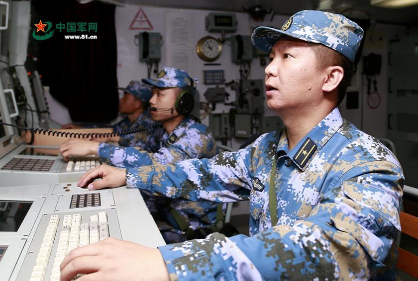 Sĩ quan chỉ huy Hạm đội Nam Hải - Hải quân Trung Quốc trong cuộc tập trận ở Biển Đông tháng 3 năm 2015 (nguồn Tân Hoa xã) Sĩ quan chỉ huy Hạm đội Nam Hải - Hải quân Trung Quốc trong cuộc tập trận ở Biển Đông tháng 3 năm 2015 (nguồn Tân Hoa xã)