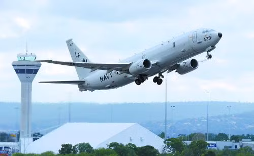 Máy bay tuần tra săn ngầm P-8A Poseidon Hải quân Mỹ cất cánh ở Australia vào tháng 4 năm 2014 (nguồn Thời báo Hoàn Cầu TQ)