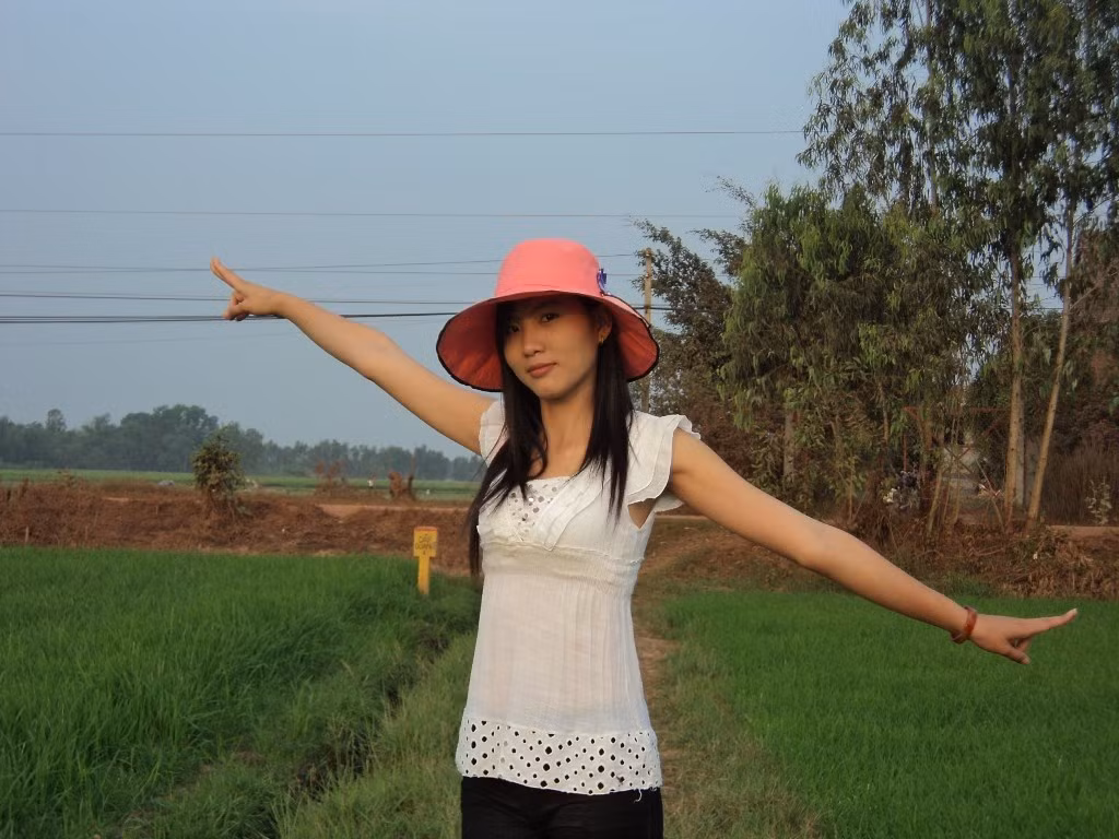 Ước muốn của mình rất nhỏ nhoi đó là tìm được một công việc tốt chút xíu để có thể thực hiƯớc mơ của Diễm là: “Mong một ngày nào đó mình sẽ được đi khắp mọi miền đất nước để tận mắt ngắm nhìn mảnh đất Việt Nam thân yêu”.