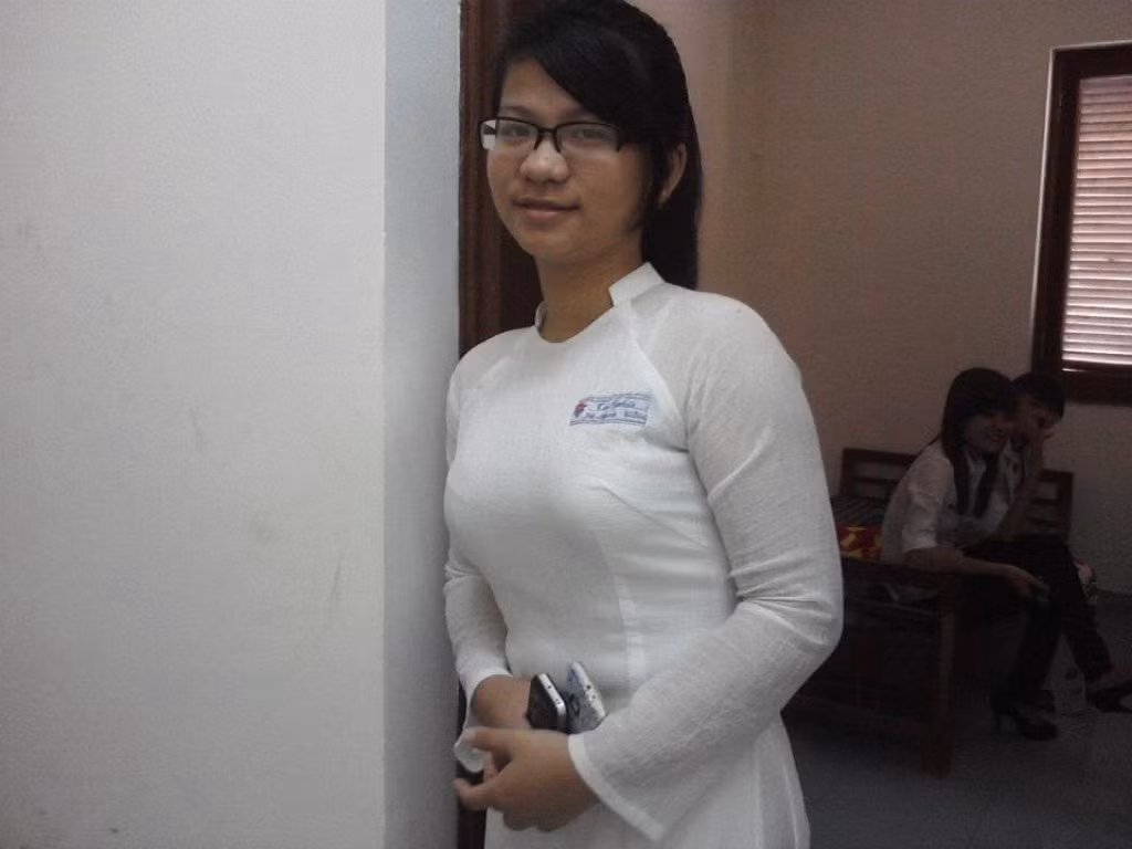 Phương châm sống của Oanh là: "hãy cố làm hết mình những điều có thể để không phải hối hận".