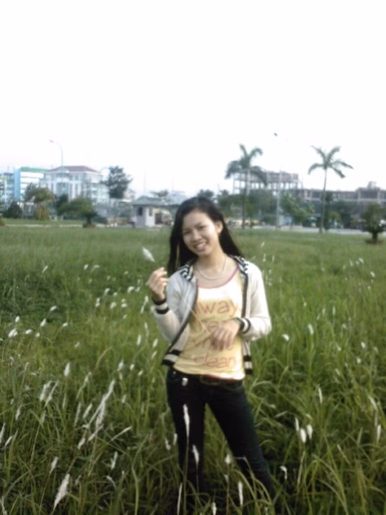Diệm là người hòa đồng, vui vẻ, mạnh mẽ, thích nghe nhạc, đi du lịch, rất yêu gia đình, gét sự giả dối.