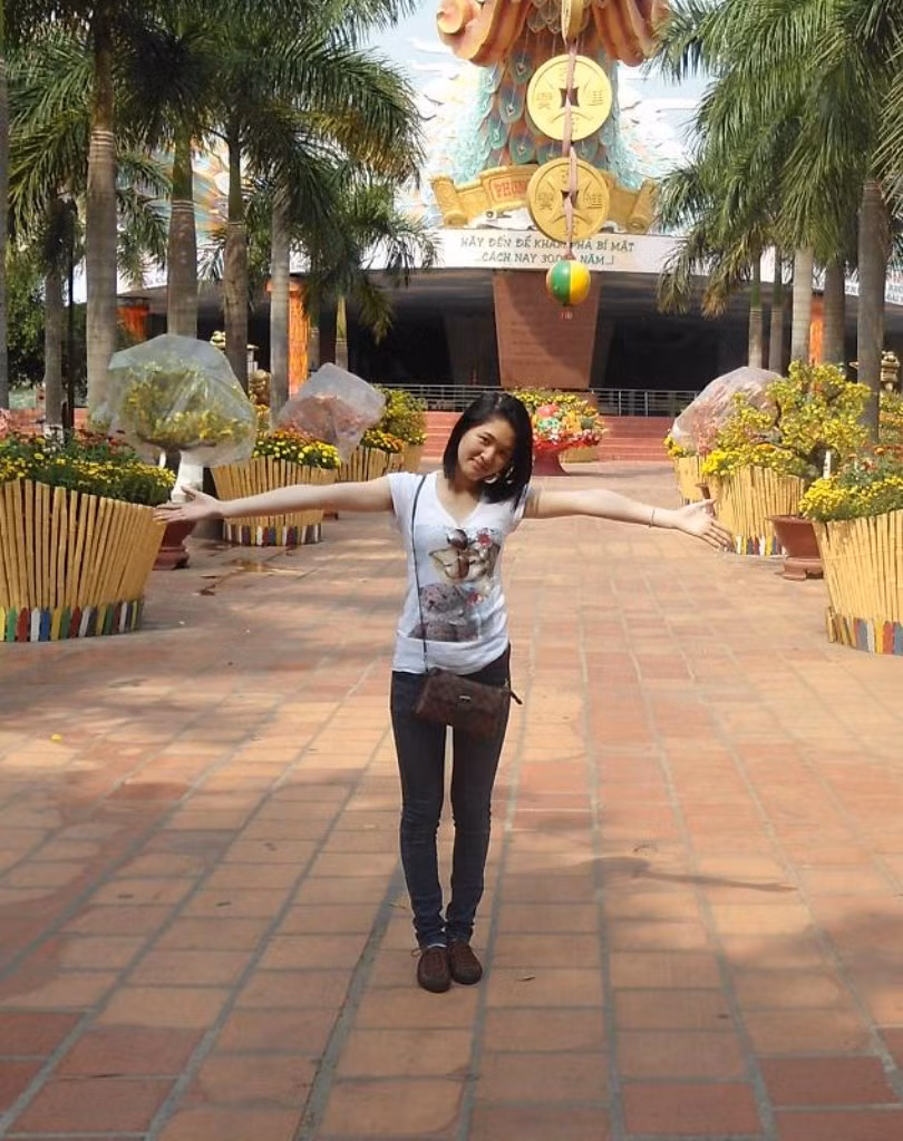 " Sống sao cho khi chết đi không phải hối tiếc với những gì mình đã làm" - đó chính là phương châm sống của Linh.
