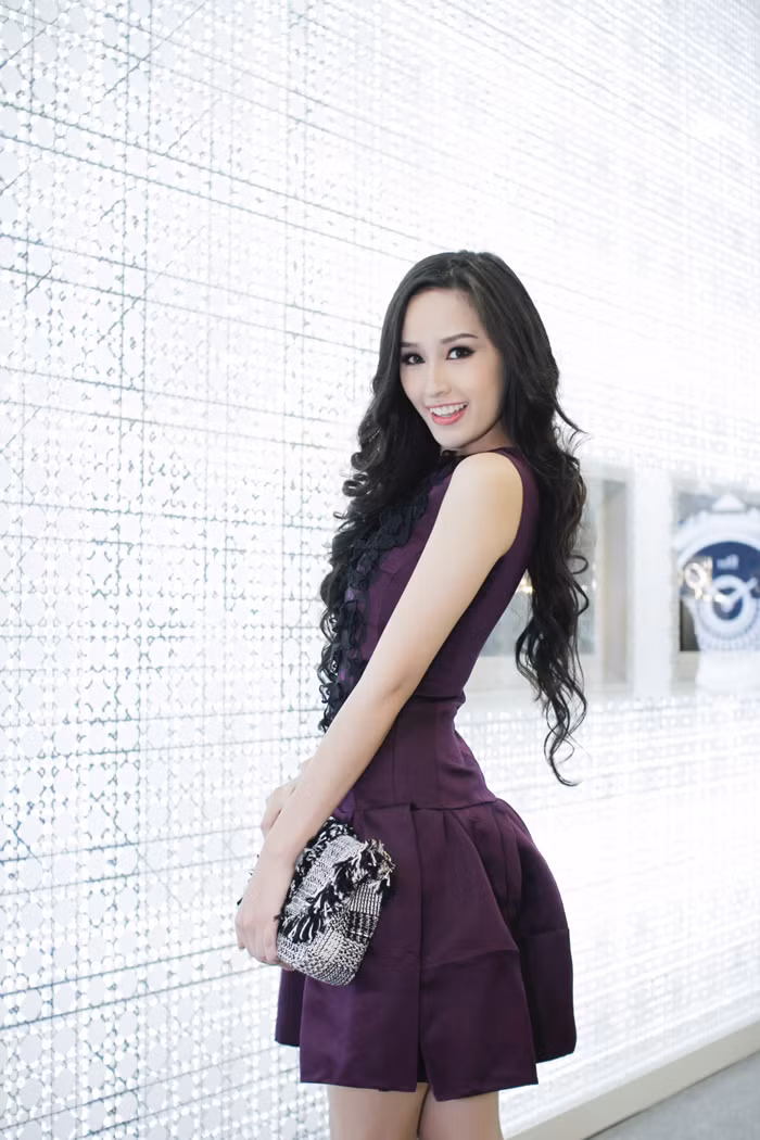 Mai Phương Thúy dù đăng quang đã lâu nhưng cô luôn lộng lẫy, gợi cảm mỗi lần xuất hiện.