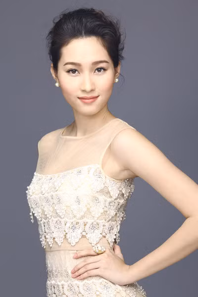 Từng gặp phải sự cố về học vấn, thời gian này, Thu Thảo tập trung để hoàn thành việc học ở Đại học Tây Đô. Cô cũng bổ sung thêm kiến thức về ngoại ngữ để có thể cải thiện khả năng giao tiếp tiếng Anh.