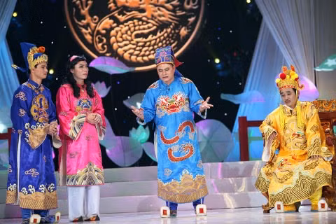 Tự Long được nhiều khán giả yêu mến vì ngoài tài diễn xuất, anh hát hò cũng rất giỏi.
