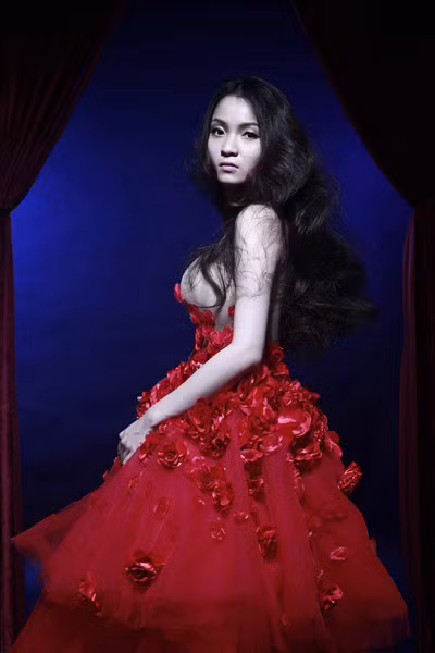 Bộ ảnh được thực hiện bởi stylist Trupi và Tú Tạ. Bộ ảnh được thực hiện bởi stylist Trupi và Tú Tạ.