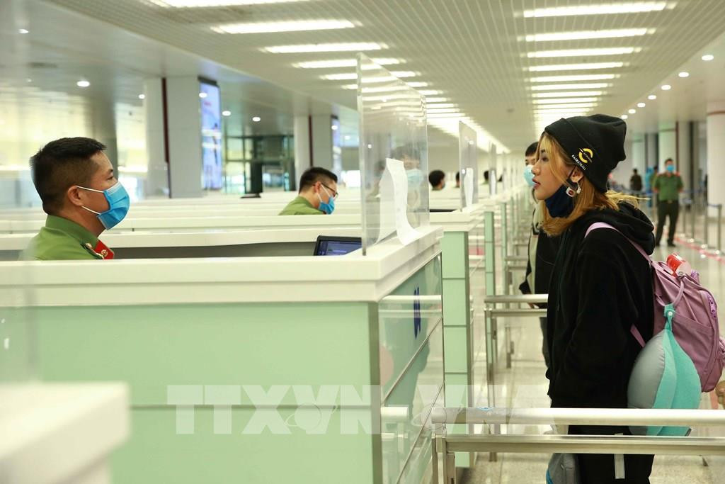 Bàn giải pháp tháo gỡ khó khăn trước tác động của COVID-19