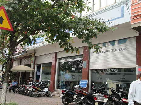 Những ngân hàng như Đông Á Bank, ACB... Những ngân hàng như Đông Á Bank, ACB...