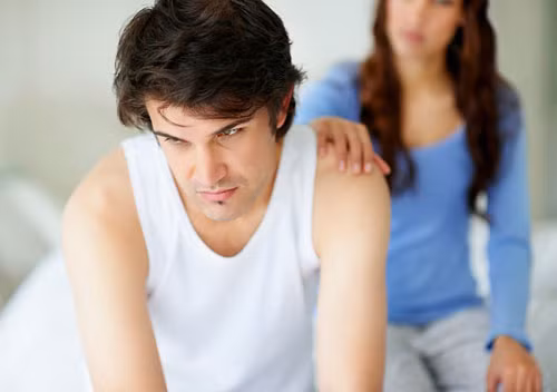 Quá thất vọng, nhưng tôi cũng không đủ can đảm để hỏi anh... (Ảnh minh họa)