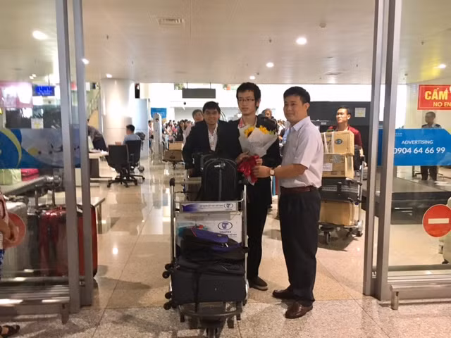 Em Nguyễn Hy Hoài Lâm học sinh lớp 12, Trường Trung học phổ thông chuyên Quốc học, tỉnh Thừa Thiên - Huế giành Huy chương Đồng.