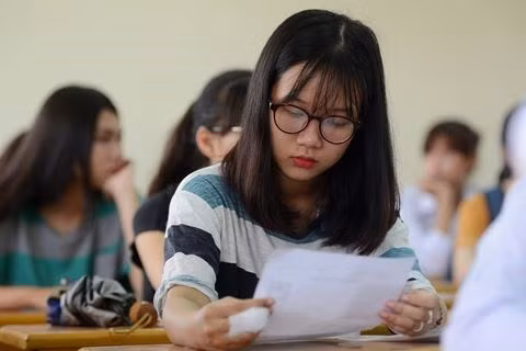 Khi giám thị “gà bài” cho thí sinh ảnh 2