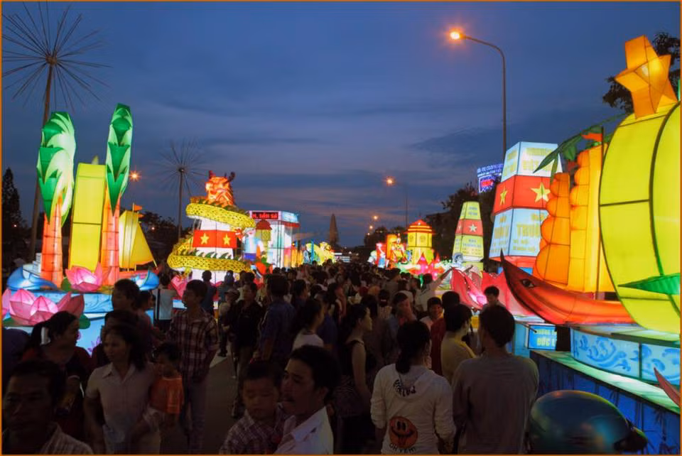 Nhiều trường học ở Phan Thiết đỡ gánh nặng kinh phí mùa Trung thu ảnh 2 Nhiều trường học ở Phan Thiết đỡ gánh nặng kinh phí mùa Trung thu ảnh 2