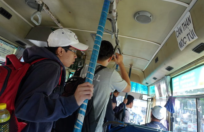 Dù phát hiện người ta làm việc xấu nhưng mấy ai dám lên tiếng tố cáo. (Ảnh minh họa: Báo Tuổi trẻ) Dù phát hiện người ta làm việc xấu nhưng mấy ai dám lên tiếng tố cáo. (Ảnh minh họa: Báo Tuổi trẻ)