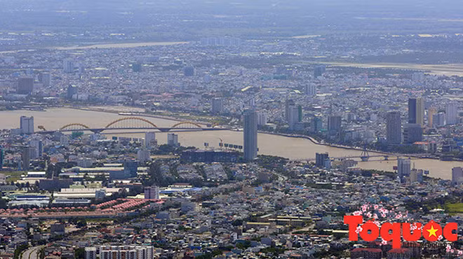Chủ tịch Uỷ ban nhân dân Thành phố Đà Nẵng Huỳnh Đức Thơ đang bị dư luận đặt câu hỏi về việc sở hữu khối tài sản trị giá lớn tại Đà Nẵng, Quảng Nam. (Ảnh minh họa: Nam Nguyễn) Chủ tịch Uỷ ban nhân dân Thành phố Đà Nẵng Huỳnh Đức Thơ đang bị dư luận đặt câu hỏi về việc sở hữu khối tài sản trị giá lớn tại Đà Nẵng, Quảng Nam. (Ảnh minh họa: Nam Nguyễn)