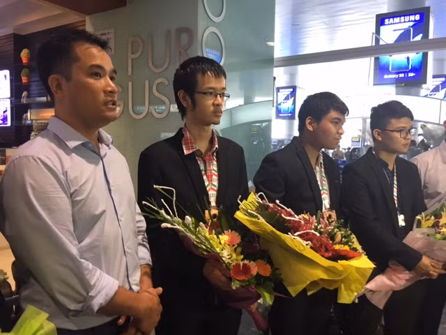 Phó Giáo sư Phạm Bảo Sơn, Trưởng đoàn Việt Nam tham dự Olympic Tin học quốc tế 2017 phát biểu về kết quả thi năm nay.