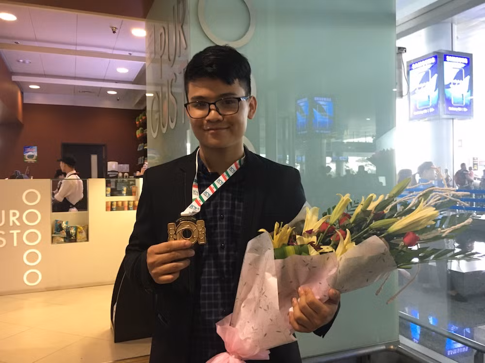 Chia sẻ dự định sắp tới, Lê Quang Tuấn chia sẻ sẽ học khoa Công nghệ máy tính, Trường Đại học Công nghệ - Đại học Quốc gia Hà Nội. Tuấn cho biết, sẽ cố gắng học tập để năm sau có thể đi du học tại Đại học Quốc gia Singapore.