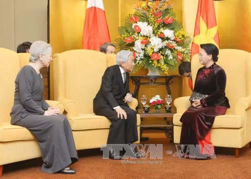 Chủ tịch Quốc hội Nguyễn Thị Kim Ngân hội kiến với Nhà Vua Akihito và Hoàng hậu Michiko đang ở thăm chính thức Việt Nam. Ảnh: Trọng Đức/TTXVN