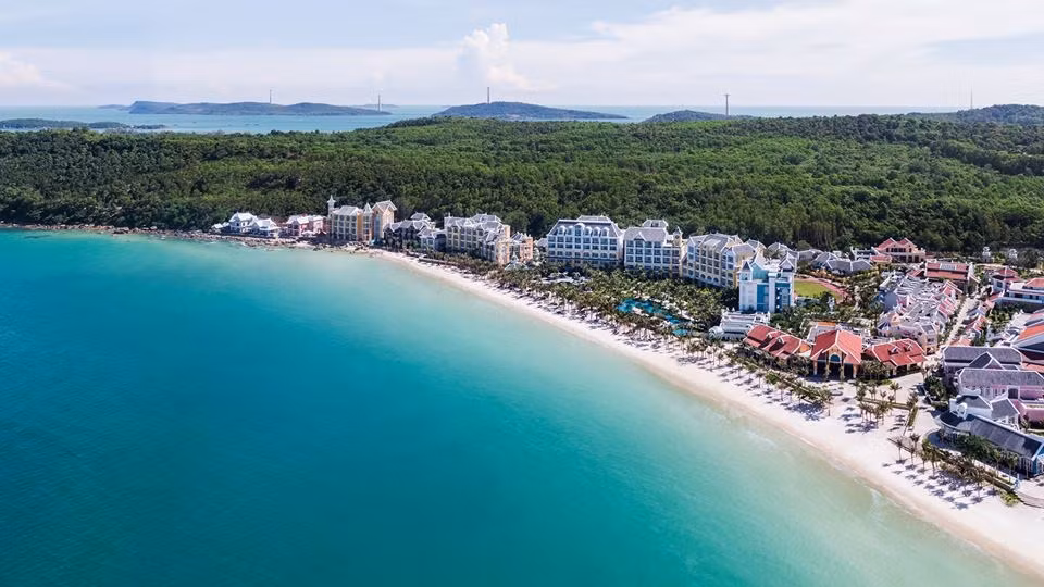 Chanterelle – Spa by JW thuộc khu nghỉ dưỡng cao cấp JW Marriott Phu Quoc Emerald Bay do Tập đoàn Sun Group làm chủ đầu tư và Tập đoàn Marriott International quản lý