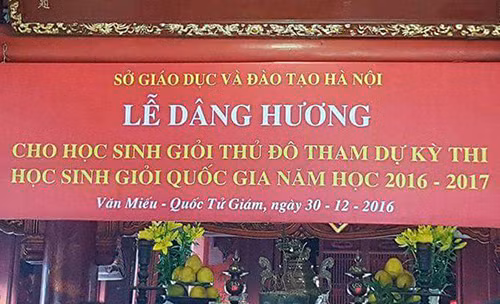 Học hành tử tế, nghiêm túc thì việc gì phải "mâm xôi, con gà" mà xin thần thánh? ảnh 1