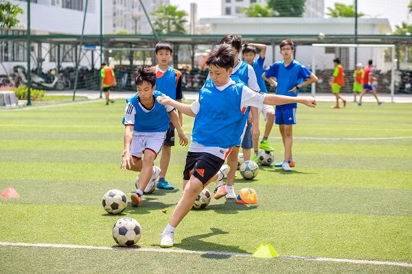 Trại hè Vinschool có nhiều hoạt động thể thao giúp học sinh vui chơi, rèn luyện thể lực.