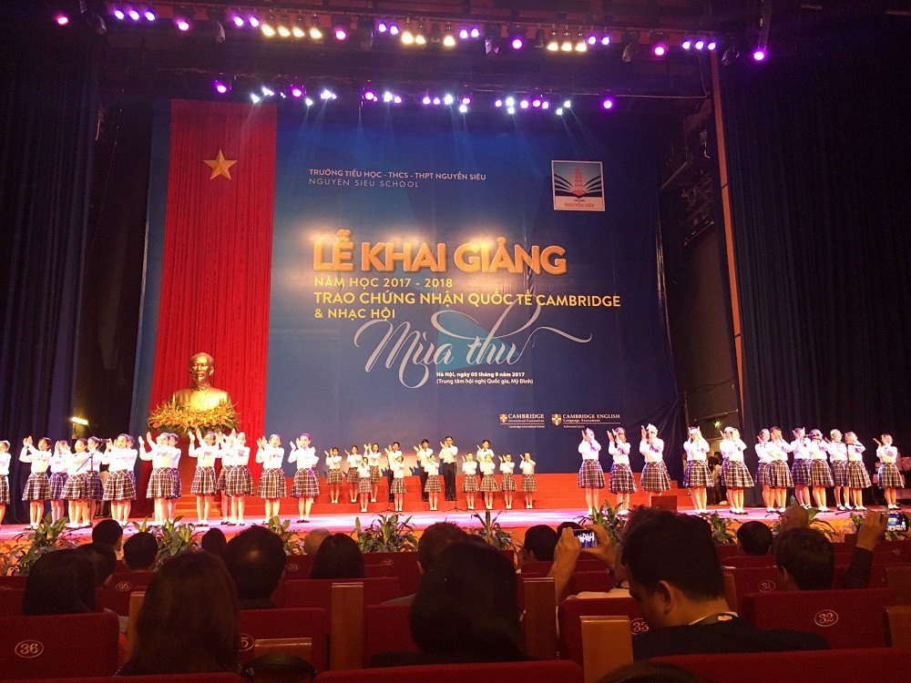 Phần biểu diễn hợp xướng Acapella đầy thu hút của các học sinh.