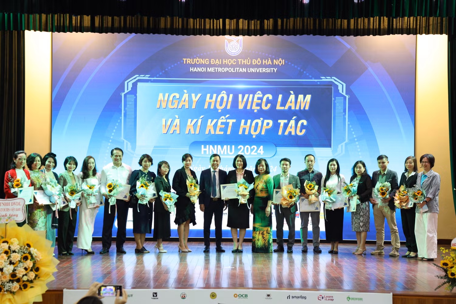 đh thủ đô (7).JPG