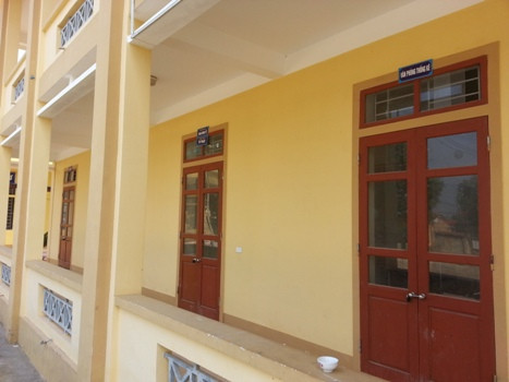 Cả một trụ sở 2 tầng đang trong giờ làm việc nhưng không có một bóng cán bộ, Cả một trụ sở 2 tầng đang trong giờ làm việc nhưng không có một bóng cán bộ,