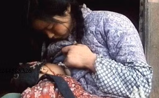 Nữ diễn viên trẻ Từ Thủ Lợi từng gây chú ý với cảnh giường chiếu trong phim “Miền sơn cước” và trong một bộ phim khác, Từ Thủ Lợi được đánh giá cao với một vai phụ khi cho con bú. Vai diễn phụ lại đem đến cho người đẹp giải Xa Mã tại LHP Tây An lần thứ nhất với giải Nữ diễn viên phụ xuất sắc nhất. Nữ diễn viên trẻ Từ Thủ Lợi từng gây chú ý với cảnh giường chiếu trong phim “Miền sơn cước” và trong một bộ phim khác, Từ Thủ Lợi được đánh giá cao với một vai phụ khi cho con bú. Vai diễn phụ lại đem đến cho người đẹp giải Xa Mã tại LHP Tây An lần thứ nhất với giải Nữ diễn viên phụ xuất sắc nhất.