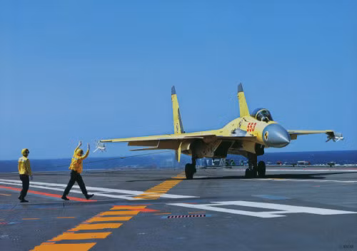 Máy bay chiến đấu J-15 Trung Quốc trên tàu sân bay Liêu Ninh Máy bay chiến đấu J-15 Trung Quốc trên tàu sân bay Liêu Ninh