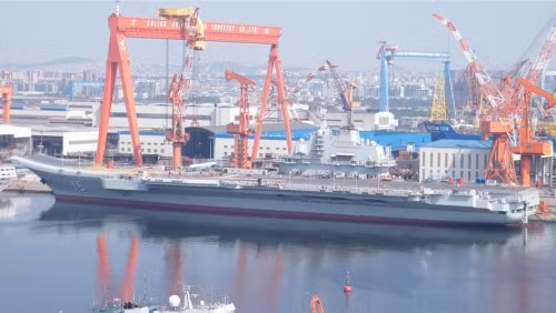 Tàu sân bay Liêu Ninh, Hải quân Trung Quốc (nguồn mạng sịna Trung Quốc) Tàu sân bay Liêu Ninh, Hải quân Trung Quốc (nguồn mạng sịna Trung Quốc)