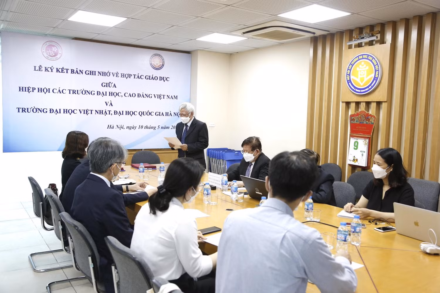 Toàn cảnh buổi lễ ký kết. (Ảnh: Hoài Ân)