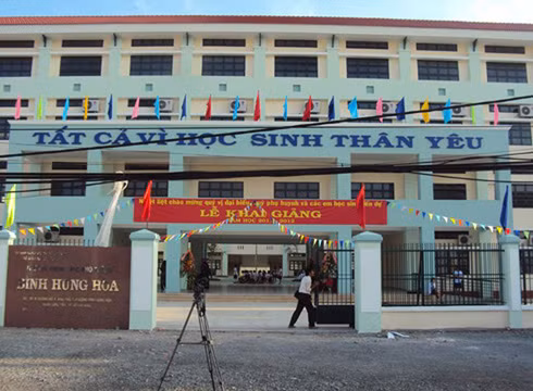 Trường trung học phổ thông Bình Hưng Hòa, quận Bình Tân, Thành phố Hồ Chí Minh (ảnh: website trường) Trường trung học phổ thông Bình Hưng Hòa, quận Bình Tân, Thành phố Hồ Chí Minh (ảnh: website trường)