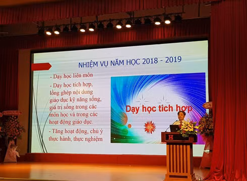 Ông Lê Duy Tân triển khai nhiệm vụ năm học sắp tới ở bậc trung học vào sáng ngày 17/8 (ảnh: P.L) Ông Lê Duy Tân triển khai nhiệm vụ năm học sắp tới ở bậc trung học vào sáng ngày 17/8 (ảnh: P.L)