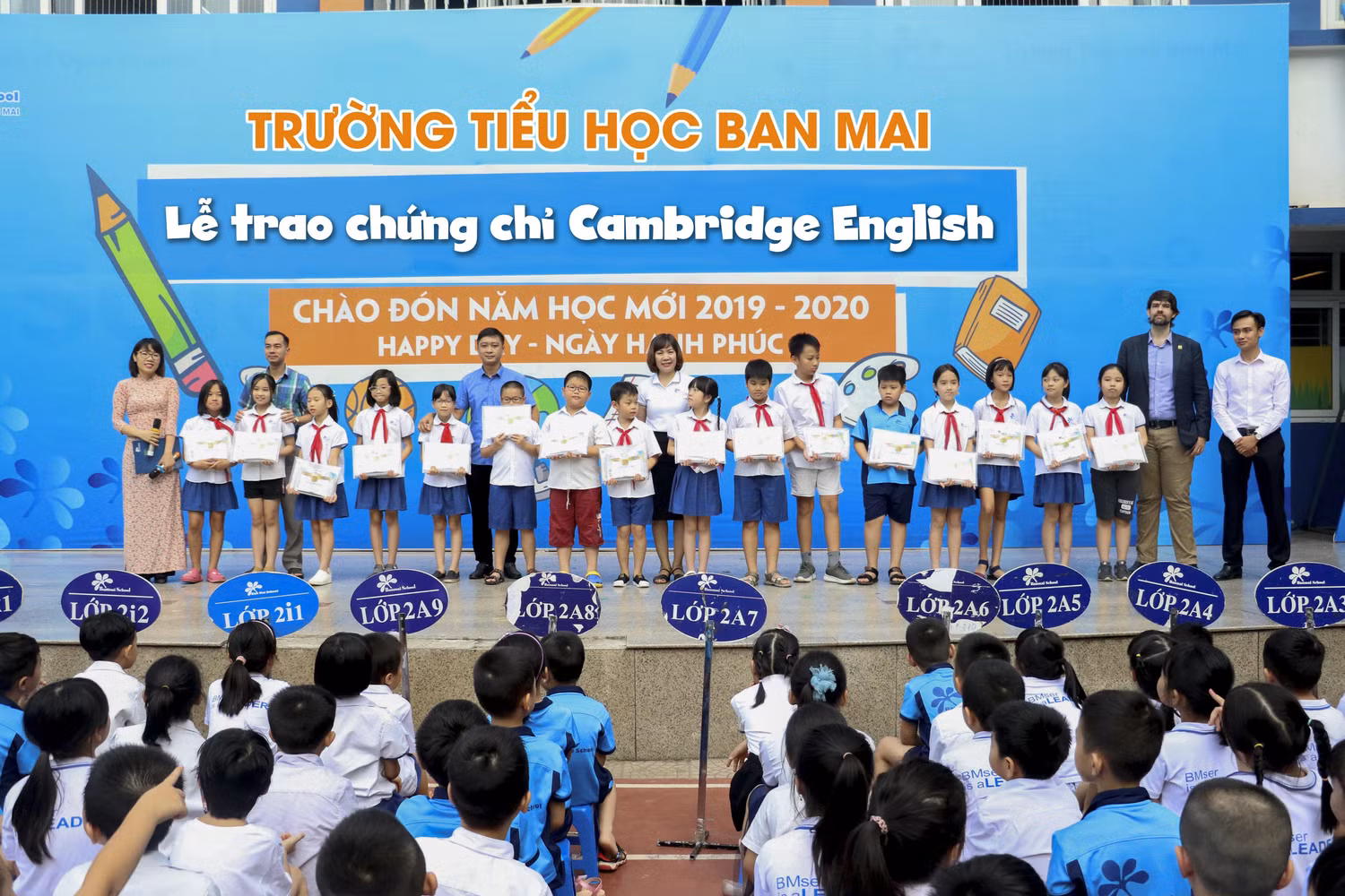 Quang cảnh buổi lễ. Ảnh: Nhà trường cung cấp